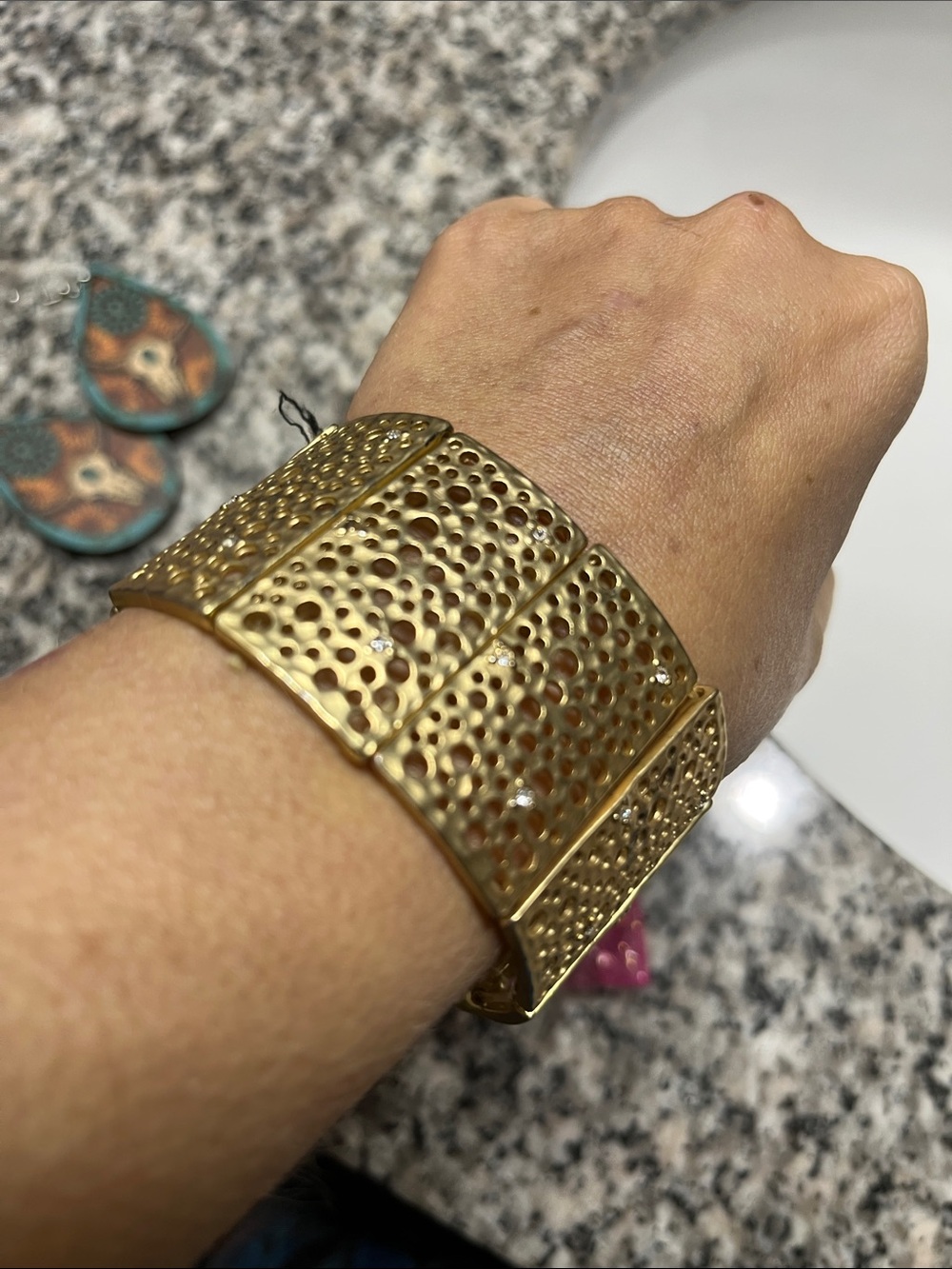 Never worn vi the style elastic cuff bracelet - Picture 1 of 4